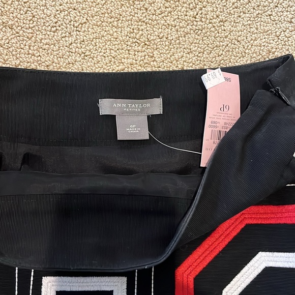 Ann Taylor skirt. - Picture 3 of 4